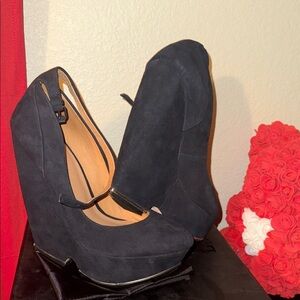 Never worn L.A.M.B Elegant Black Wedge Heels